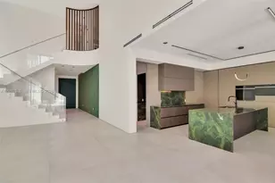135 SW 29th Rd, Miami, FL 33129 - Photo 9