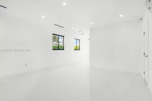 3453 NW 4th St, Miami, FL 33125 - Photo 11