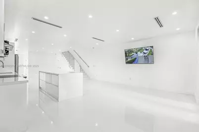3453 NW 4th St, Miami, FL 33125 - Photo 17