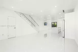 3453 NW 4th St, Miami, FL 33125 - Photo 9