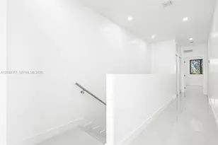 3453 NW 4th St, Miami, FL 33125 - Photo 25
