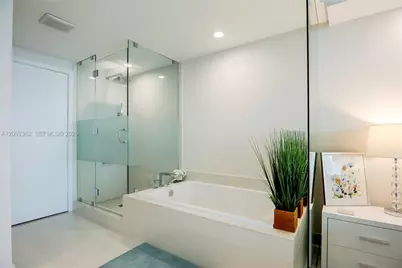 650 NE 32nd St #4105, Miami, FL 33137 - Photo 11