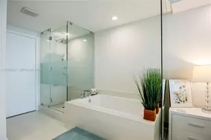650 NE 32nd St, Miami, FL 33137 - Photo 11