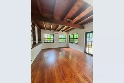 1628 NW 8th St #1628, Miami, FL 33125 - Photo 5