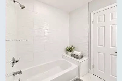 10701 SW 10th Ct, Davie, FL 33324 - Photo 29