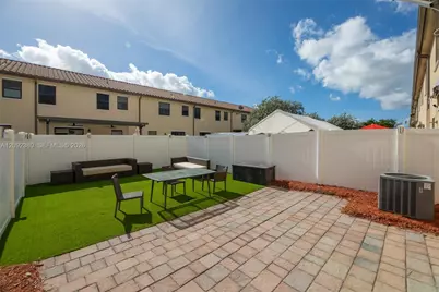 3316 W 91st Ter, Hialeah, FL 33018 - Photo 45