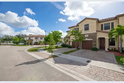 3316 W 91st Ter, Hialeah, FL 33018 - Photo 3