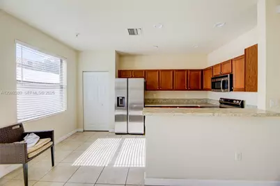 3316 W 91st Ter, Hialeah, FL 33018 - Photo 17