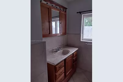 225 E 29th Ct, Riviera Beach, FL 33404 - Photo 11