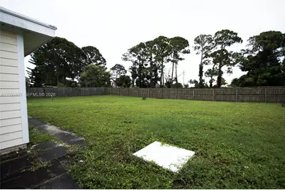 100 SE Eyerly Ave, Port Saint Lucie, FL 34983 - Photo 17