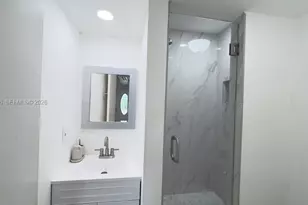 400 S Hollybrook Dr, Pembroke Pines, FL 33025 - Photo 15