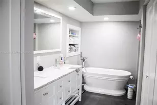 3500 Mystic Pointe Dr, Aventura, FL 33180 - Photo 15