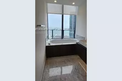 1000 Brickell Plz #3509, Miami, FL 33131 - Photo 5