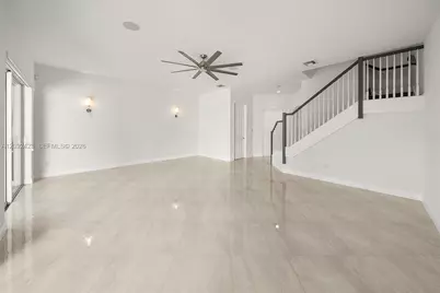 887 W Spinnaker Dr W, Hollywood, FL 33019 - Photo 15
