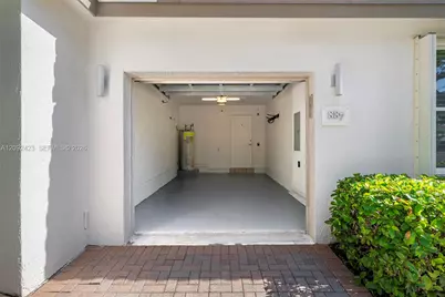 887 W Spinnaker Dr W, Hollywood, FL 33019 - Photo 29