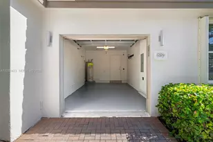 887 W Spinnaker Dr W, Hollywood, FL 33019 - Photo 29