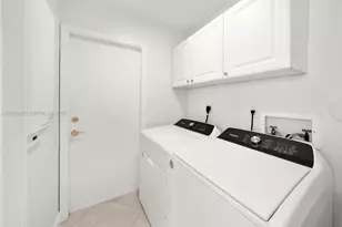 887 W Spinnaker Dr W, Hollywood, FL 33019 - Photo 27