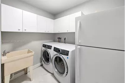 507 Palm Dr, Hallandale Beach, FL 33009 - Photo 25