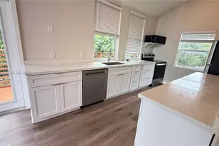 126 NE 19th Ave, Pompano Beach, FL 33060 - Photo 11