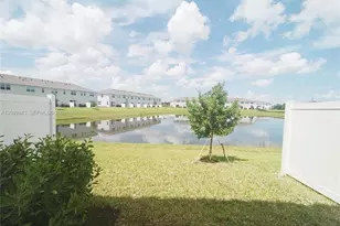 390 SE Crossoak Ln, Port Saint Lucie, FL 34984 - Photo 3