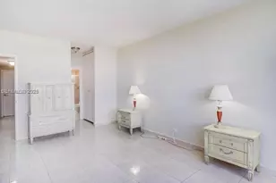 7441 Wayne Ave, Miami Beach, FL 33141 - Photo 9