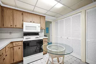 182 NW 16th St, Homestead, FL 33030 - Photo 13