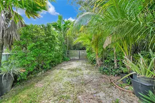 182 NW 16th St, Homestead, FL 33030 - Photo 43