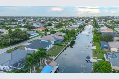 920 SE 5th Terr, Cape Coral, FL 33990 - Photo 17