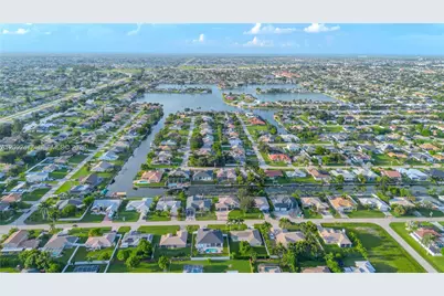 920 SE 5th Terr, Cape Coral, FL 33990 - Photo 15