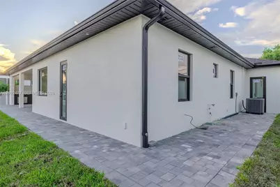 920 SE 5th Terr, Cape Coral, FL 33990 - Photo 7
