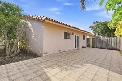 12641 NW 102nd Pl, Hialeah Gardens, FL 33018 - Photo 25