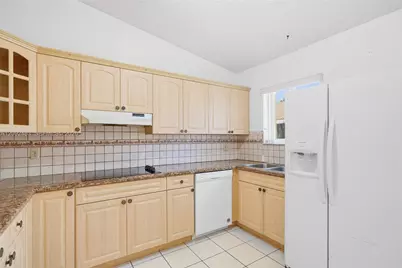 12641 NW 102nd Pl, Hialeah Gardens, FL 33018 - Photo 13