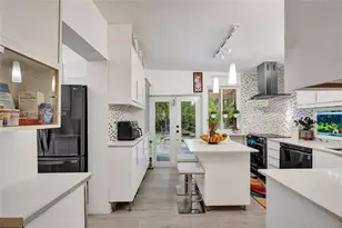 860 NE 127th St, North Miami, FL 33161 - Photo 29