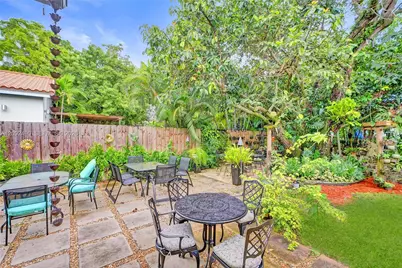 860 NE 127th St, North Miami, FL 33161 - Photo 51