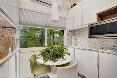 860 NE 127th St, North Miami, FL 33161 - Photo 29