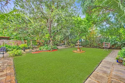 860 NE 127th St, North Miami, FL 33161 - Photo 47