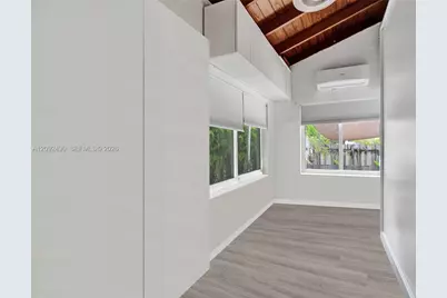 860 NE 127th St, North Miami, FL 33161 - Photo 11