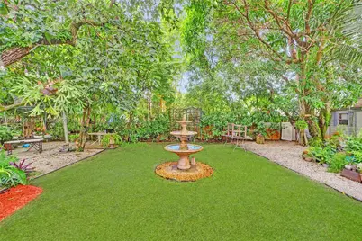860 NE 127th St, North Miami, FL 33161 - Photo 39