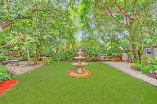 860 NE 127th St, North Miami, FL 33161 - Photo 39