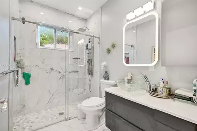 860 NE 127th St, North Miami, FL 33161 - Photo 21