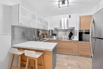 5700 Collins Ave #3M, Miami Beach, FL 33140 - Photo 11