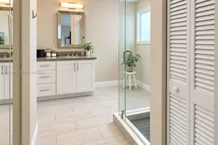 10024 NW 4th St, Plantation, FL 33324 - Photo 17