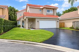 10024 NW 4th St, Plantation, FL 33324 - Photo 1