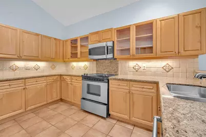 1545 W Lacosta Dr W, Pembroke Pines, FL 33027 - Photo 9