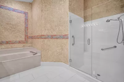 1545 W Lacosta Dr W, Pembroke Pines, FL 33027 - Photo 27