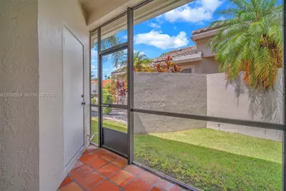 1545 W Lacosta Dr W, Pembroke Pines, FL 33027 - Photo 43