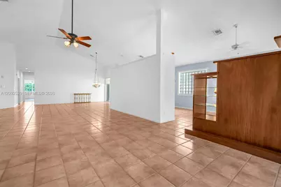 1545 W Lacosta Dr W, Pembroke Pines, FL 33027 - Photo 17