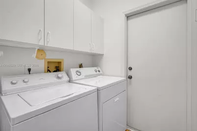 1545 W Lacosta Dr W, Pembroke Pines, FL 33027 - Photo 37