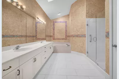 1545 W Lacosta Dr W, Pembroke Pines, FL 33027 - Photo 25