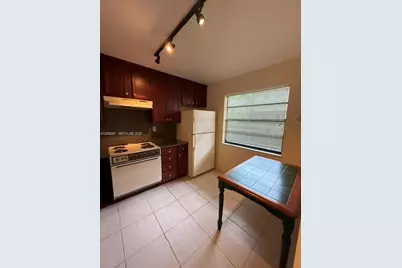 900 Colony Point Cir #416, Pembroke Pines, FL 33026 - Photo 3